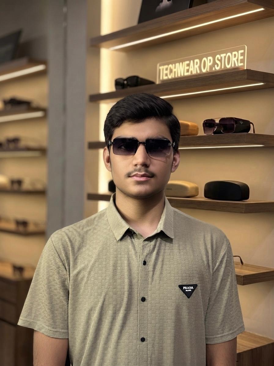 Ralson Black Gradient Rectangular Rimless Sunglasses - Image 2